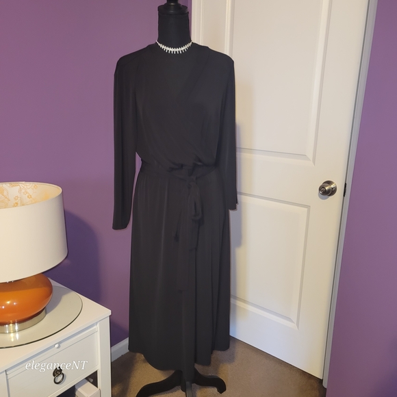 Lane Bryant Dresses & Skirts - Lane Bryant Classic Black Long Sleeve Dress Sz: 14/16
